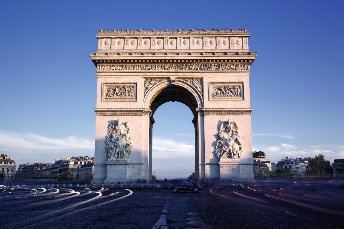 Arc de Triomphe à Paris, capitale de la France